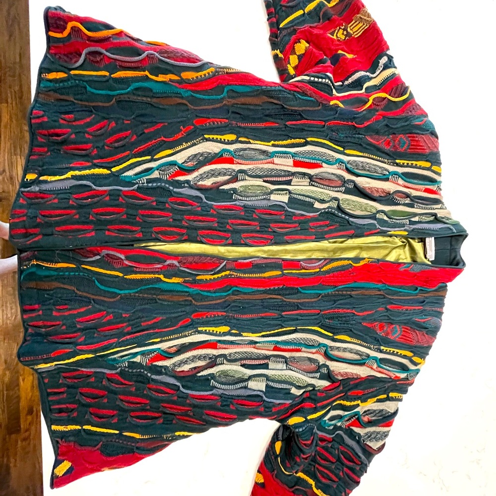 Women’s COOGI 100% wool vintage coat.   Size SS